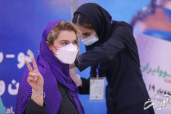 درآمد نجومی با فیلمبرداری از لحظه تزریق واکسن درآمد نجومی با فیلمبرداری از لحظه تزریق واکسن